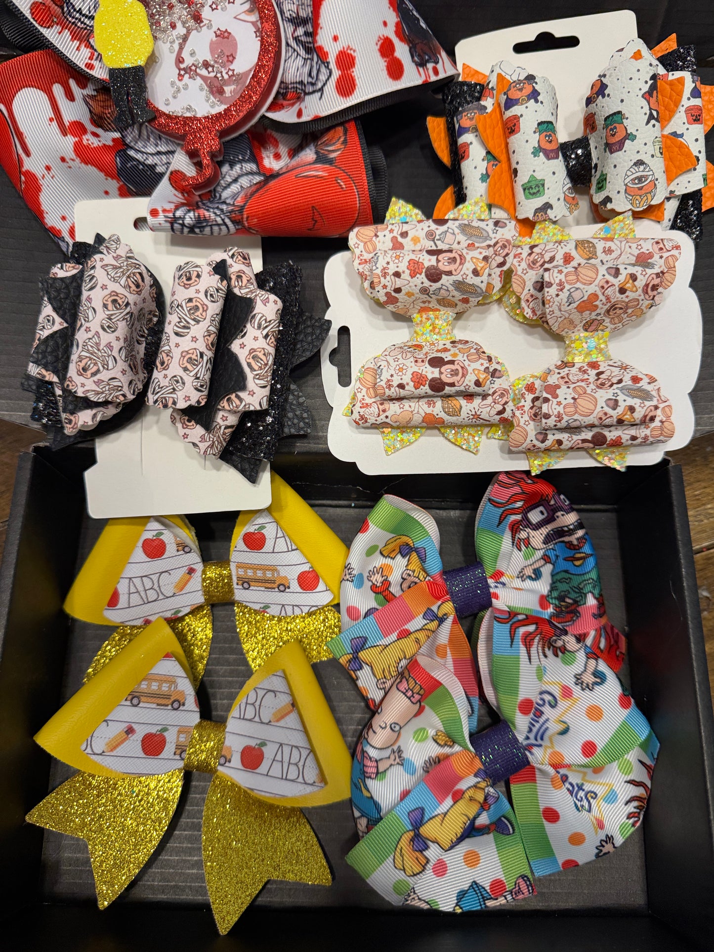 Bows + zip sale